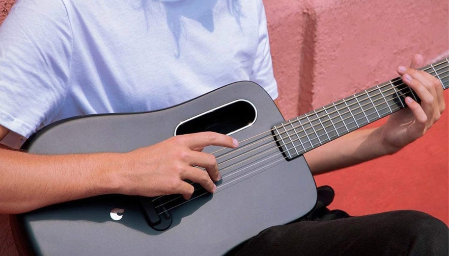 So sánh Smart Guitar vs Ukulele: Nên chọn loại nào cho người mới? 1 Smart guitar phù hợp với người muốn học đàn cùng công nghệ và hướng dẫn trực quan