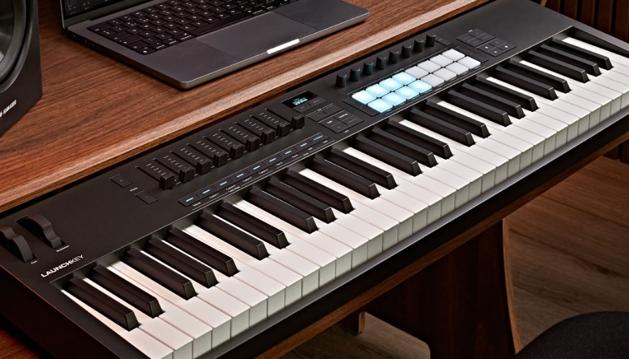 MIDI controller phím nặng là gì? Tiêu chí và hướng dẫn chọn mua 4 Phím nặng phù hợp cho producer thường xuyên chơi piano và hợp âm giàu biểu cảm