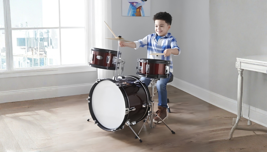 Chọn trống cho bé 6-8 tuổi cần cân bằng kỹ giữa độ ồn, kích thước và không gian sống