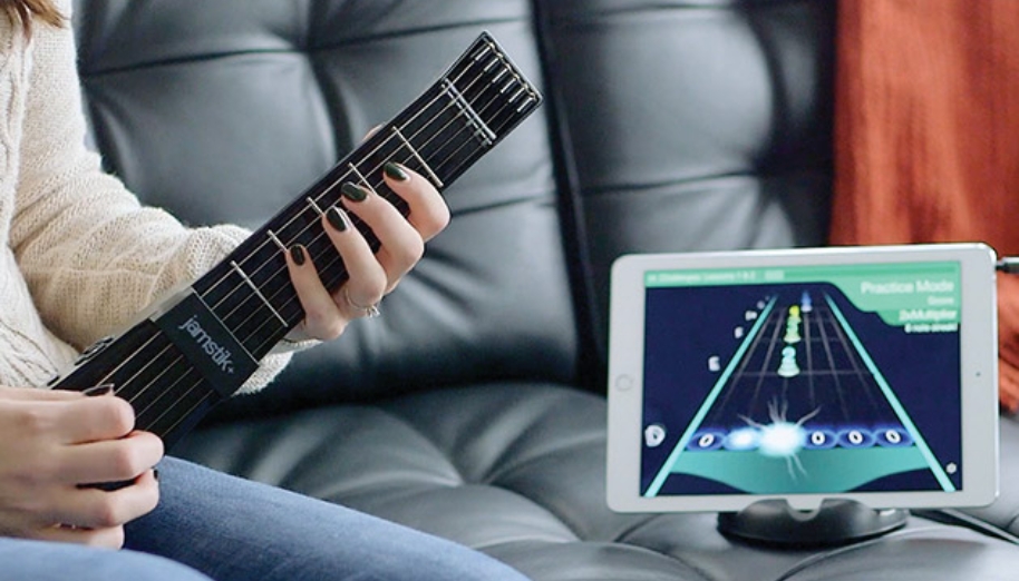 Smart guitar có dễ học không? Ưu điểm, hạn chế, so sánh chi tiết cho người mới 5 Trải nghiệm học smart guitar tại nhà với app học guitar